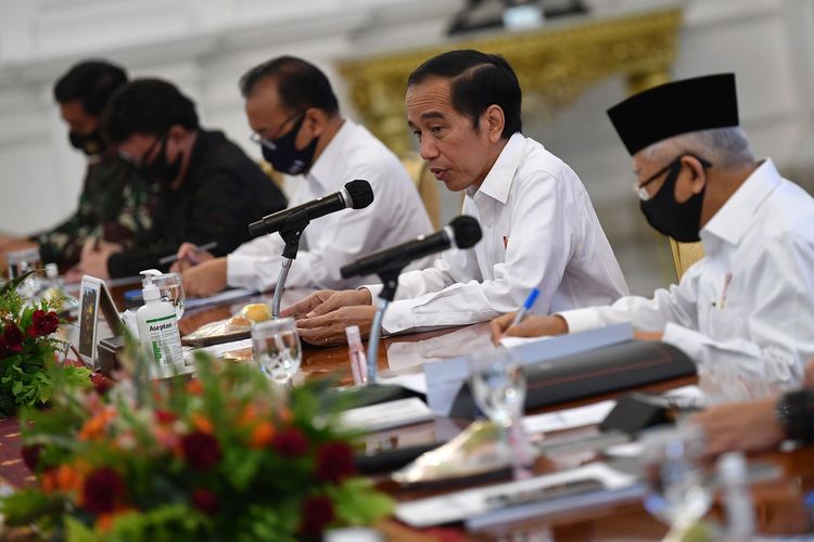 Jokowi Minta Vaksin Covid-19 Selesai dalam 3 Bulan, Tim: Tidak Bisa
