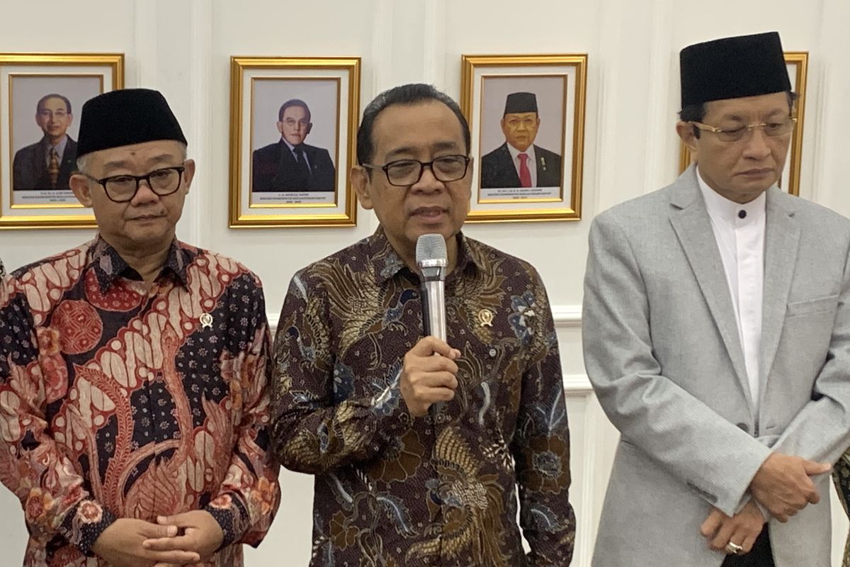 Pratikno: Siswa SD-SMA Tak Boleh Gunakan AI Seperti ChatGPT
