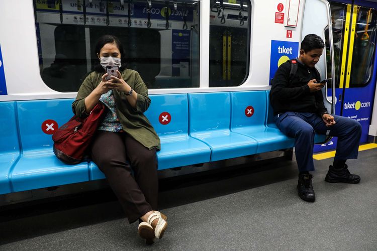 mobilitas-masyarakat-turun-mrt-jakarta-hanya-angkut-7000-penumpang-dalam-sehari