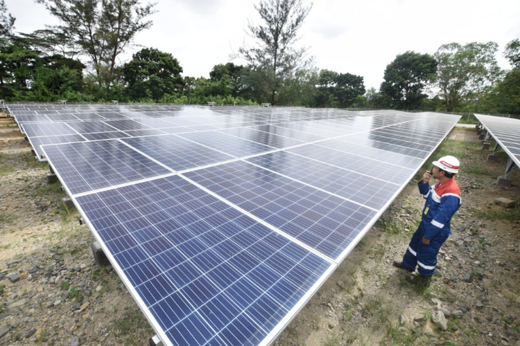 PLTS Atap Rugikan PLN? Asosiasi Energi Surya: Ada Ketakutan yang Berlebihan...