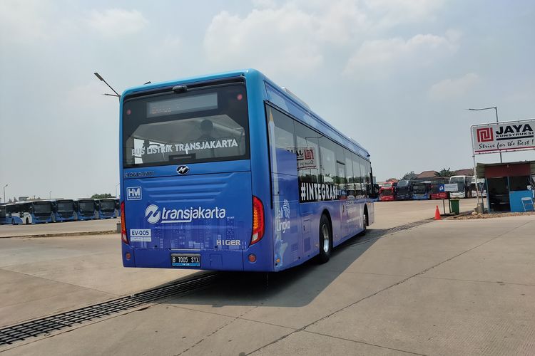 5000-bus-listrik-bakal-beroperasi-di-dki-jakarta