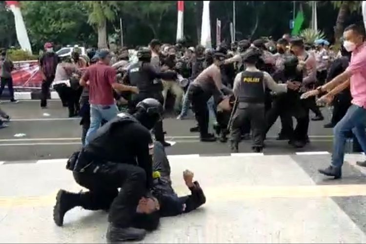 Pedemo yang Dibanting Polisi hingga Kejang Sempat Diperiksa di RS Wilayah Tigaraksa