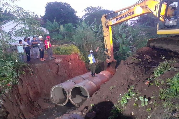protes-murid-tk-berbuah-manis-pt-kcic-benahi-saluran-air-penyebab-banjir