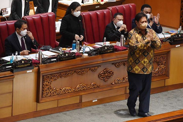 beredar-lagi-versi-baru-ruu-cipta-kerja-yang-mana-draf-finalnya