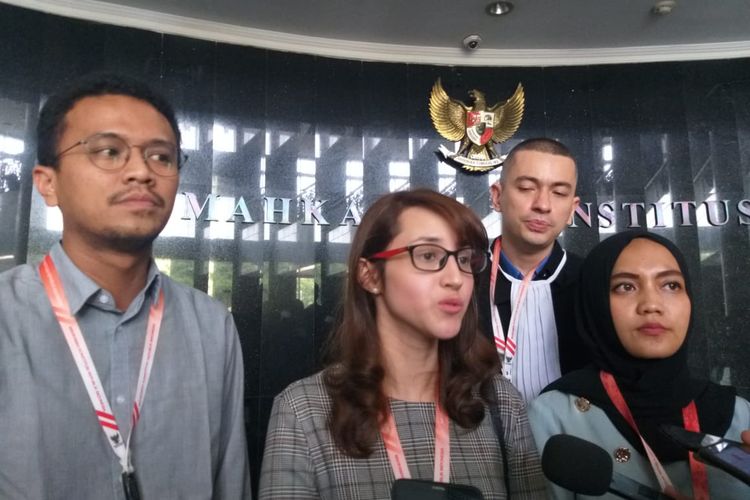 mk-tolak-turunkan-batas-usia-calon-kepala-daerah-psi-kekalahan-anak-muda