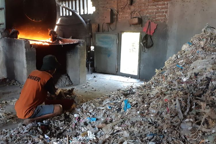 Media AS New York Times Soroti Pabrik Tahu di Indonesia yang Gunakan Plastik 