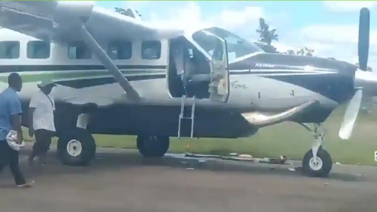 pilot-dan-co-pilot-smart-air-dieksekusi-kkb-di-lapangan-terbang-sempat-lari-ke-hutan