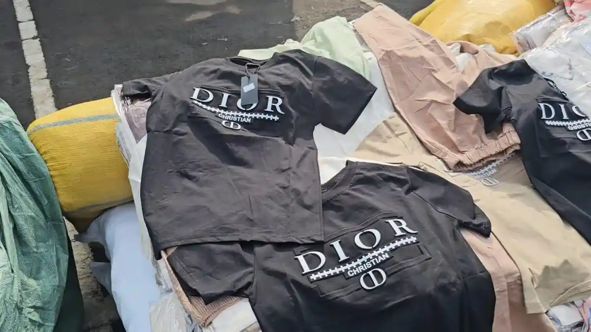 bea-cukai-pertimbangkan-donasi-baju-impor-ilegal-ke-korban-bencana-aceh