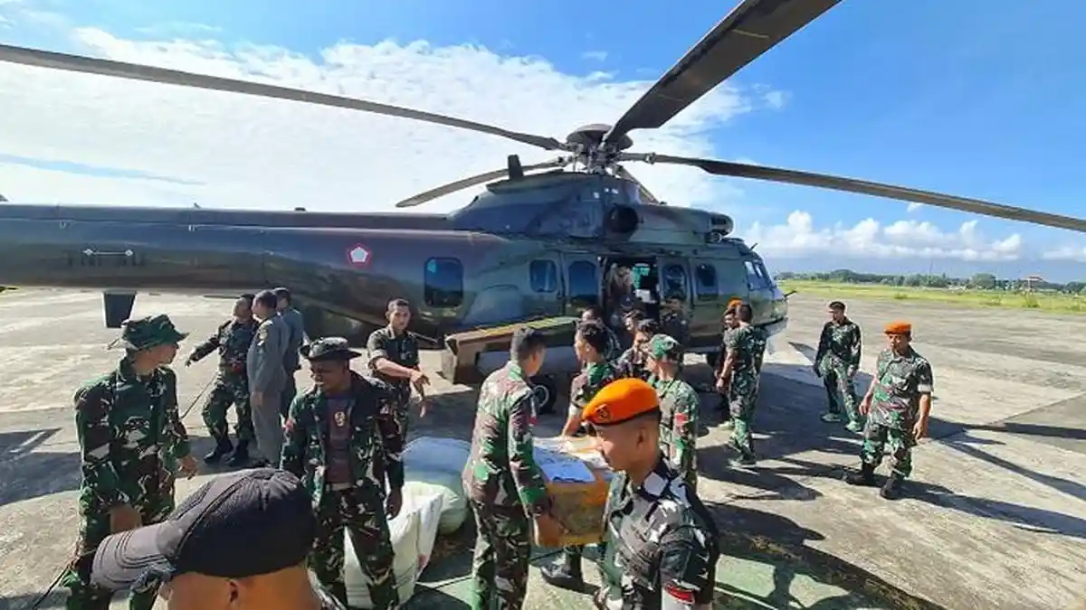 TNI AU Kirim Helibox untuk Pengungsi Banjir di Aceh Tamiang