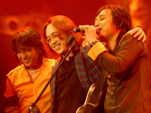 Lagu Ini Yang Pertama Kali Membuat Mereka Terkenal