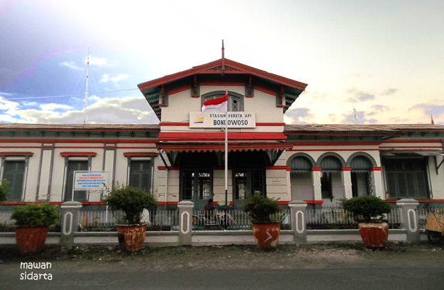 10 Bangunan Stasiun Kereta Api Ter-Antik di Pulau Jawa