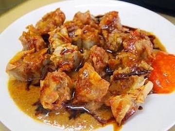 Makan Malam di Tepi Jalan Kota Bandung