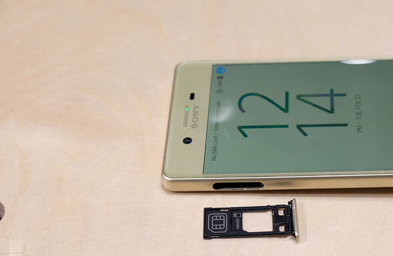 waiting-lounge-meet-the-new-xperia-x-family-from-sony