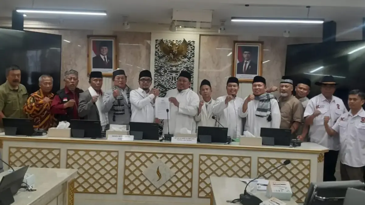 Aliansi Ulama dan Tokoh Jawa Barat Tolak Pendirian Patung Bung Karno!
