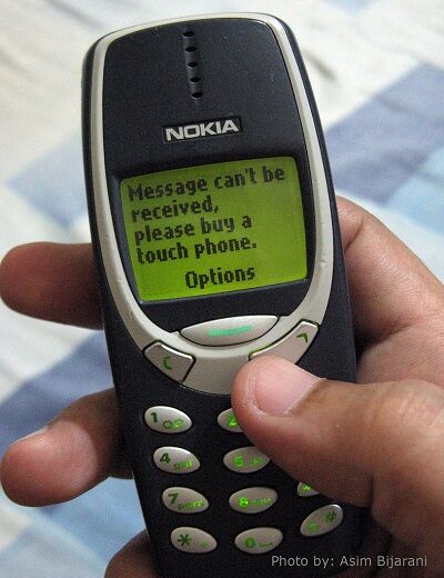 9 Kebiasaan Unik Pengguna Handphone Jadul. Agan yang mana?