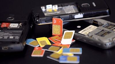 9 Kebiasaan Unik Pengguna Handphone Jadul. Agan yang mana?