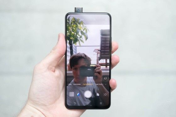 Trend Kamera Depan HP Yang Kian Anti Mainstream