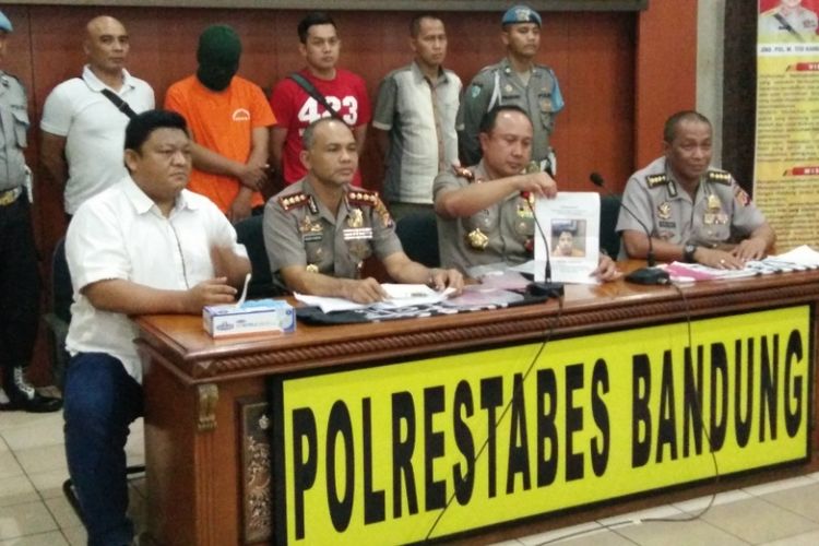 penghina-iriana-jokowi-punya-kelompok-khusus-pembuat-ujaran-kebencian