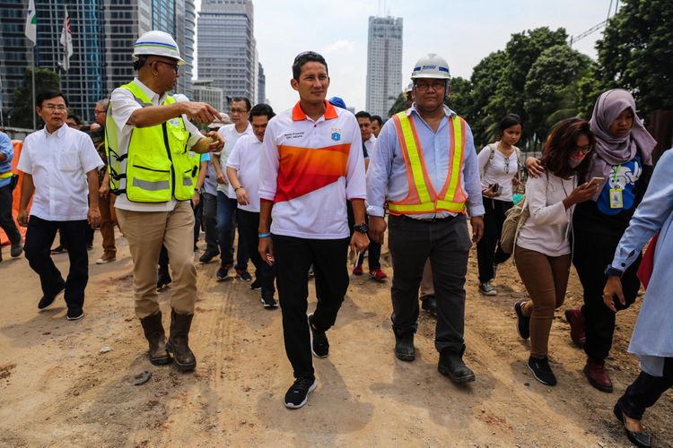 Sandi: Warga Belajar Sabarlah, Belajar Gunakan Kendaraan Umum...