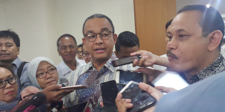 Persiapan Pelantikan, Anies Ajak Ibunda ke Jakarta dan Gelar Syukuran