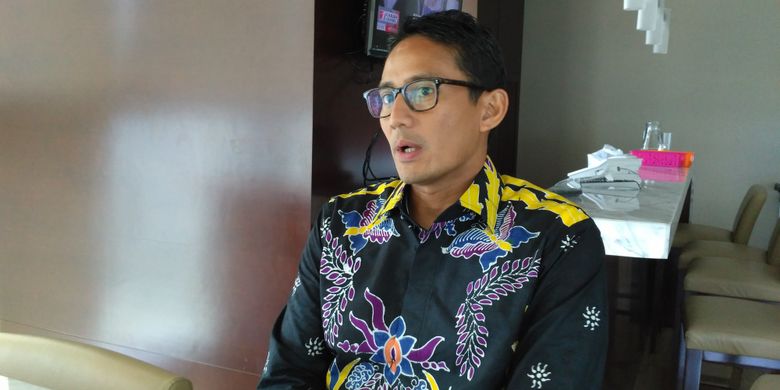 Saat Sandiaga Bandingkan OK-OCE dengan &quot;Pasukan Warna&quot; Ahok-Djarot