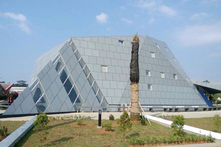 Masjid Terbesar se-&quot;Rest Area&quot; di Indonesia Resmi Beroperasi