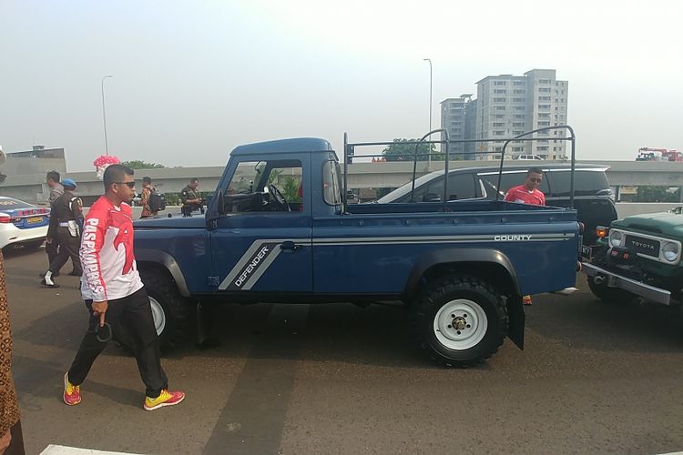 Jokowi Langsung Jajal Tol Becakayu Pakai Mobil  Off Road  