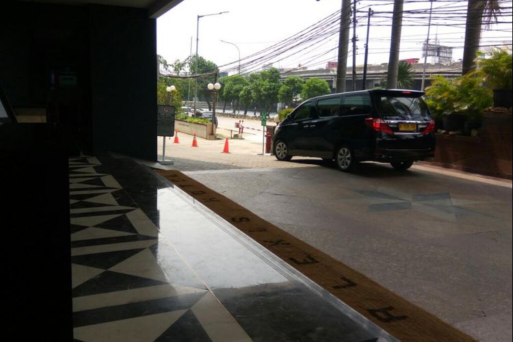 Begitu Tahu Hotel Alexis Tutup, Pria Ini Langsung Balik Kanan