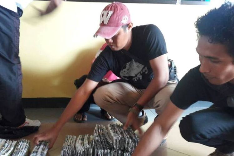 quotnyambiquot-jual-pil-koplo-seorang-guru-honorer-diringkus-polisi