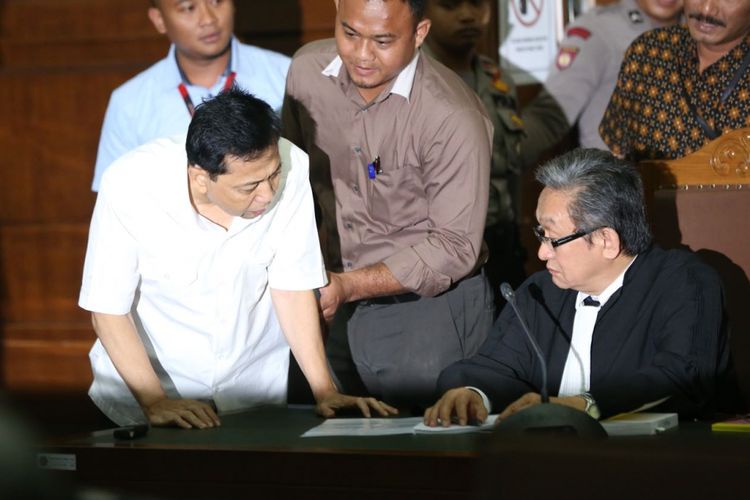 Pengacara Novanto Heran Tiga Nama Politisi PDI-P Hilang dari Dakwaan