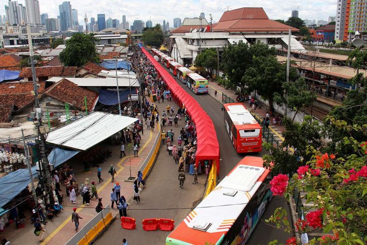 kepada-sandi-penasehat-pkl-usul-tanah-abang-dijadikan-pasar-terpanjang-di-indonesia