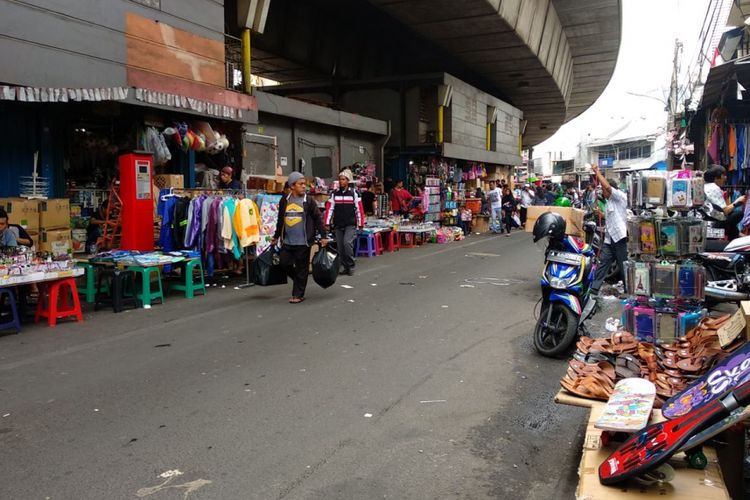 dki-izinkan-pedagang-berjualan-di-kolong-quotflyoverquot-asemka