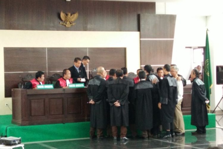 perang-argumen-amarah-buni-yani-kembali-pecah-dalam-sidang