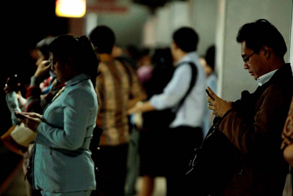 Generasi Pecandu Smartphone &#91;45 pict seger gan!!&#93;