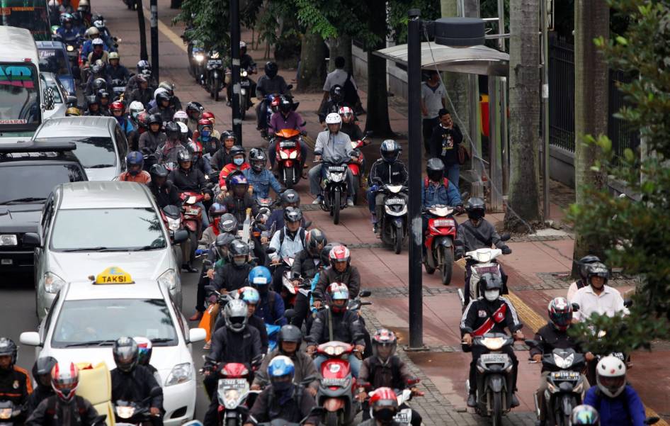 FOTO: Ini Trotoar Jakarta, Bung! (Potret Suram Trotoar Ibukota)