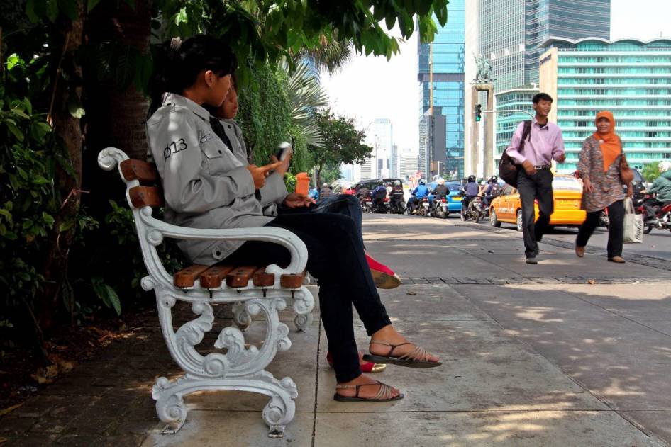 FOTO: Ini Trotoar Jakarta, Bung! (Potret Suram Trotoar Ibukota)