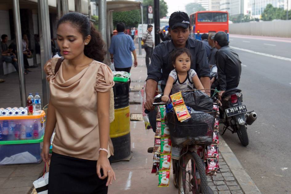 FOTO: Ini Trotoar Jakarta, Bung! (Potret Suram Trotoar Ibukota)