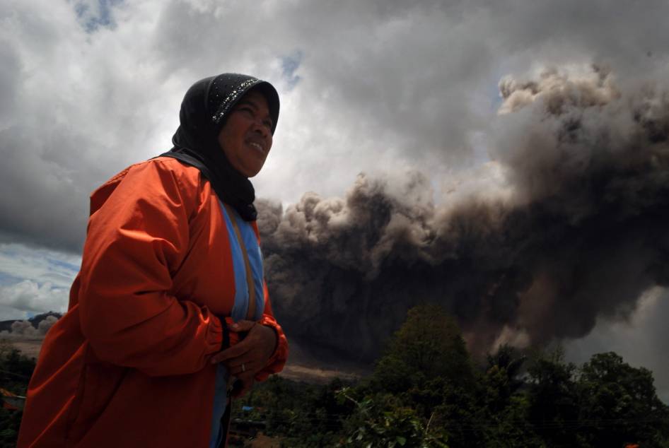 &#91;Duka Sinabung&#93; - Dahsyatnya aliran lava Gunung Sinabung ancam warga Karo