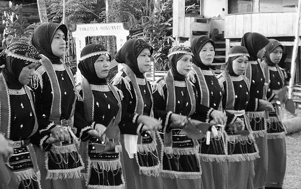 Mengenal 28 Tarian Daerah INDONESIA