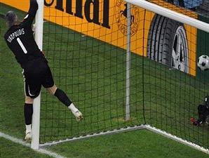 Kiper dengan hobi paling iseng dan nyeleneh &#91;cekibrot gan&#93;