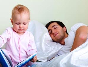 Kenapa Pria Tidak Terbangun Saat Bayi Menangis?
