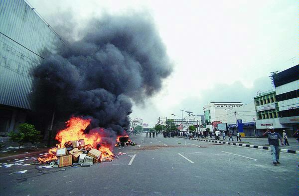 &#91;FOTO&#93; Mengenang 15 Tahun Reformasi, Seperti Apa Dulu Situasinya (1998-2013)