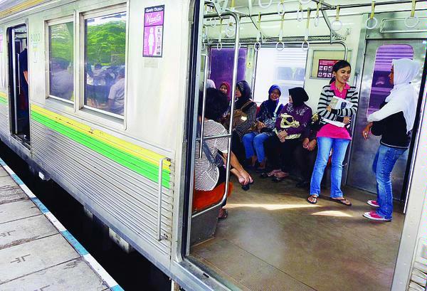 Kereta khusus wanita akhirnya diluncurkan hari ini di Jakarta