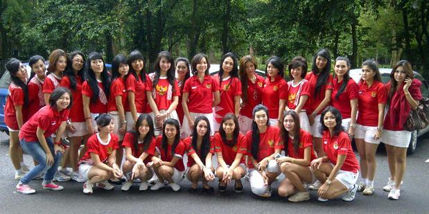 &#91;PIC&#93; SPG &amp; Cewek2 Cantik di Kampanye Pilpres. Apa beda Cewek pendukung PRB &amp; JKW?
