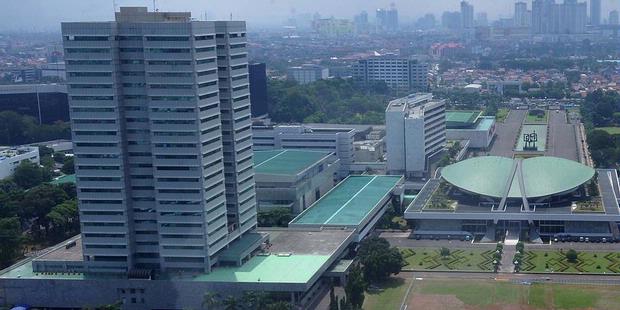 Gedung Parlemen DPR-RI, Disanalah sebenarnya `Surga Para Perokok`