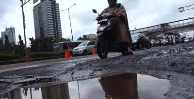 &#91;JALAN BERLUBANG&#93; Korban Lubang Jalan Gugat Kementerian PU