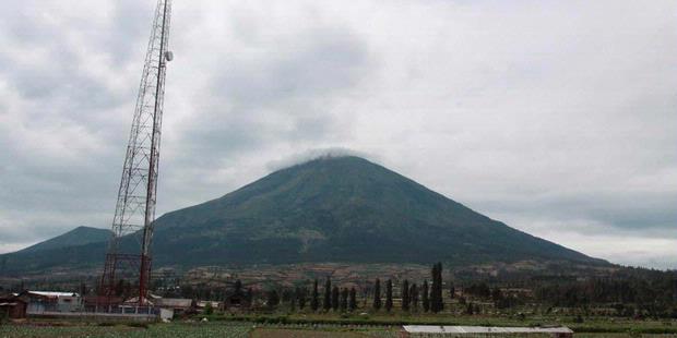 Dua Pendaki Hirup Gas Beracun di Sindoro, Satu Tewas