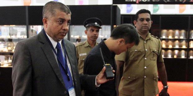 &#91;Pengen Cepet Kaya&#93; Telan Berlian Curian, Pria China Ditahan