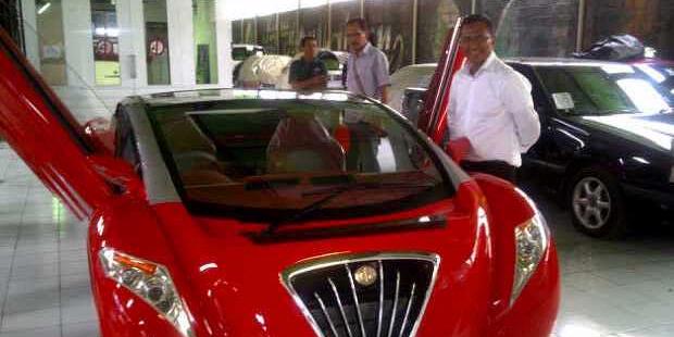 Dahlan Iskan dan SBY Pesan Mobil Listrik Made In Jogja dan Akan Dirilis Mei 2013
