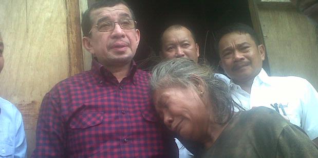 Sambangi Yati, Menteri Sosial Berikan Sumbangan